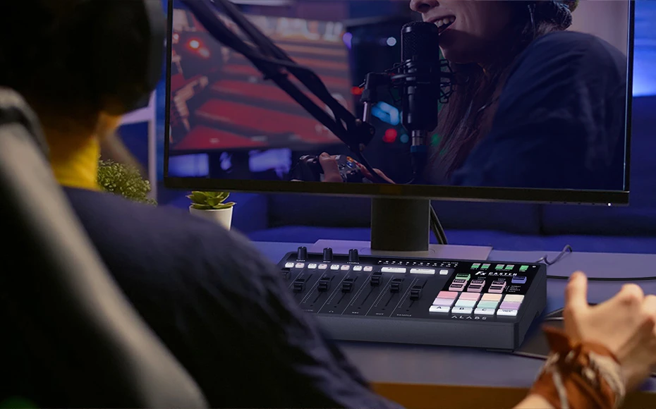 fxcaster-930-580